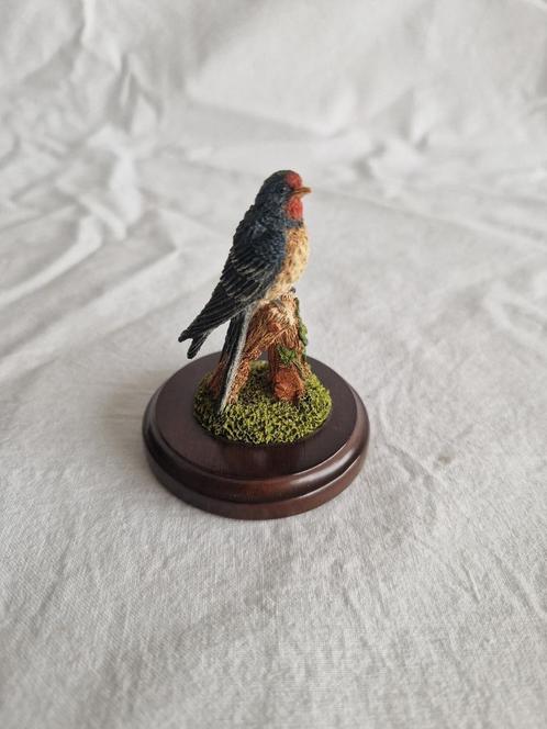 Beeldje Boerenzwaluw op hekje B023, Verzamelen, Beelden en Beeldjes, Zo goed als nieuw, Dier, Ophalen of Verzenden