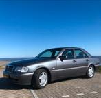 Mercedes-Benz W202 C240 92500 km! 1997 Grijs, Auto's, Mercedes-Benz, Automaat, Metallic lak, Grijs, Particulier