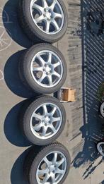 Band met velg en slotbouten Toyota Auris 215/55R17 98V, Auto-onderdelen, Banden en Velgen, Ophalen, Banden en Velgen, 17 inch