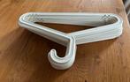 Witte kunststof kleerhangers, Ophalen, Zo goed als nieuw, Kunststof