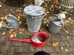 Zinken Oude Vuilnisbak en Gieters Leuk voor decoratie, Ophalen