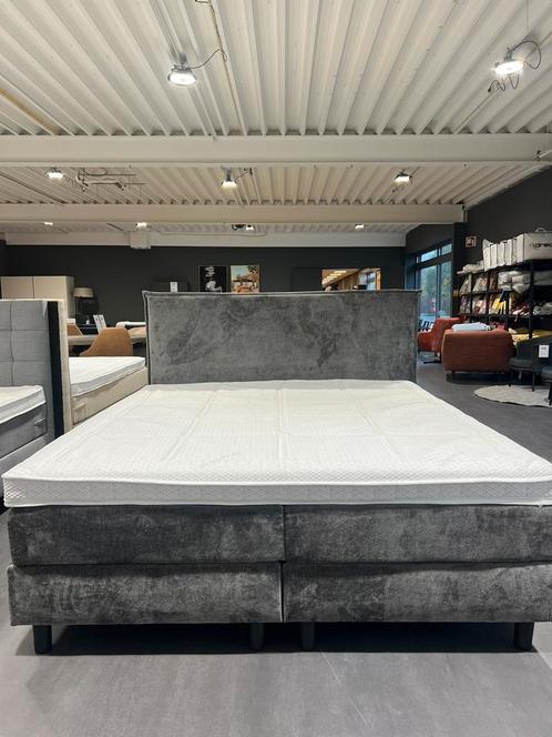 Eijerkamp collectie boxspring Bies grijs, Huis en Inrichting, Slaapkamer | Boxsprings, Zo goed als nieuw, 200 cm, Tweepersoons
