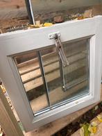 Klein houten raamkozijn met dubbelglas, Doe-het-zelf en Verbouw, Kozijnen en Schuifpuien, Gebruikt, Raamkozijn, Minder dan 75 cm