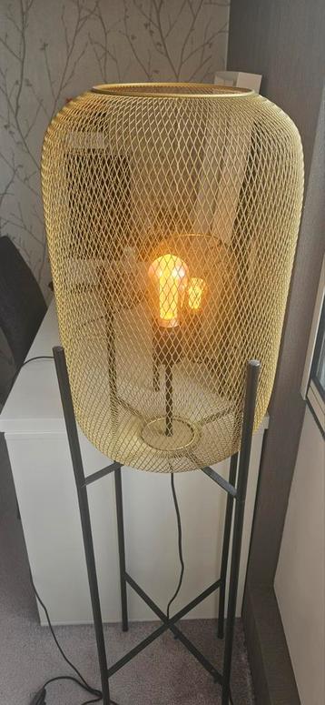 set lampen, vloerlamp, tafellamp, mesh / goud  beschikbaar voor biedingen