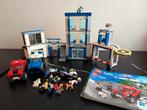 Lego city 60246 politiebureau compleet, Kinderen en Baby's, Speelgoed | Duplo en Lego, Ophalen of Verzenden, Zo goed als nieuw