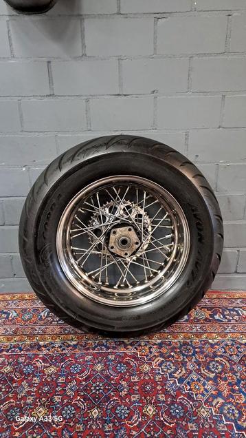 Achterwiel Shovelhead 15 inch met Avon Cobra band beschikbaar voor biedingen