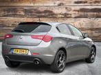 Alfa Romeo Giulietta 2.0 JTDm Distinctive | ECC | LMV | 6 ma, Auto's, Alfa Romeo, Euro 5, 4 cilinders, Met garantie (alle), Leder en Stof