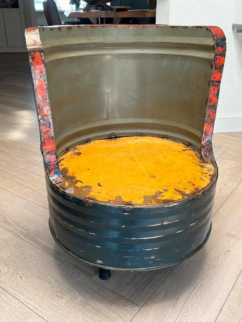 Unieke industriële olievat stoel, Huis en Inrichting, Stoelen, Zo goed als nieuw, Eén, Metaal, Overige kleuren, Ophalen