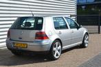 Volkswagen Golf 1.6 75KW AUT 2003 Grijs airco, Auto's, Zwart, 4 cilinders, Metallic lak, 12 km/l