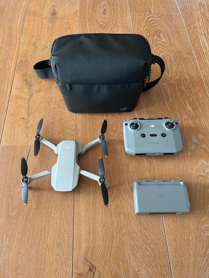 DJI Mini 2 SE Fly More Combo, Audio, Tv en Foto, Drones, Zo goed als nieuw, Drone met camera, Ophalen