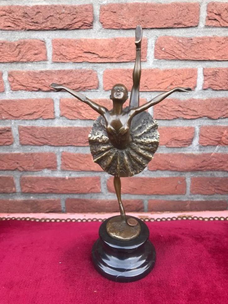 elegant bronzen beeld van een ballerina, Antiek en Kunst, Kunst | Beelden en Houtsnijwerken, Ophalen of Verzenden