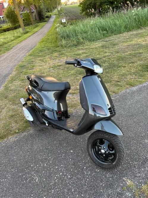 GEZOCHT Puch zip type 3, Fietsen en Brommers, Scooters | Piaggio, Zo goed als nieuw, Zip, Ophalen