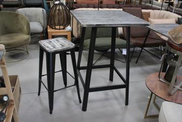 Hip barset: Bartafels + barkrukken metaal hout Tolix horeca  beschikbaar voor biedingen