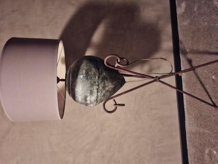 Hele mooie  aparte staande ( kruik) lamp, Huis en Inrichting, Lampen | Vloerlampen, Zo goed als nieuw, 150 tot 200 cm, Ophalen of Verzenden