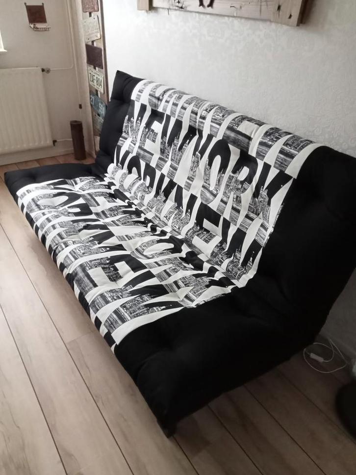 Zwarte Futon Slaapbank met New York Print, Huis en Inrichting, Slaapkamer | Slaapbanken, Ophalen