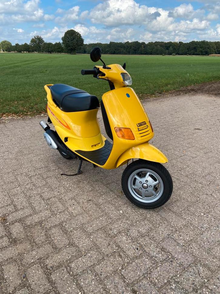 Fastider 70cc moet weg!!!, Fietsen en Brommers, Scooters | Piaggio, Zip, Maximaal 45 km/u, Benzine, Ophalen