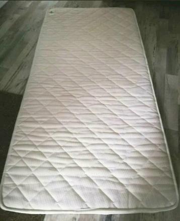 Twee toppers HR koudschuim 200 x 90 x 5 cm beschikbaar voor biedingen