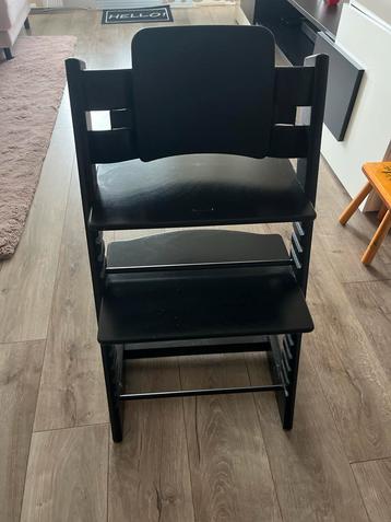 Zwarte Stokke Tripp Trapp met Babyset beschikbaar voor biedingen