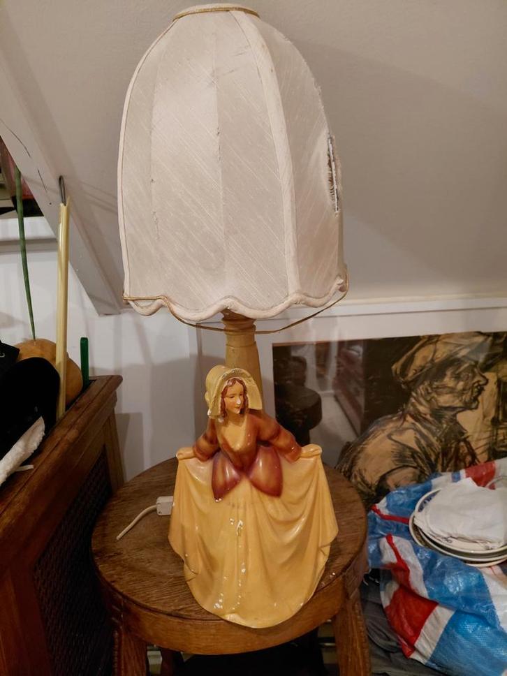 Antieke Dames Lamp - Opknapper, Antiek en Kunst, Antiek | Lampen, Ophalen of Verzenden