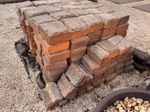 Diverse stenen GRATIS afhalen, Tuin en Terras, Tegels en Klinkers, Gebruikt, Klinkers, Overige materialen, 10 m² of meer, Ophalen
