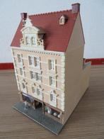 Faller 130448 - Stadthaus Allianz + Tee & Gewürze, Hobby en Vrije tijd, Modeltreinen | H0, Overige merken, Gelijkstroom of Wisselstroom