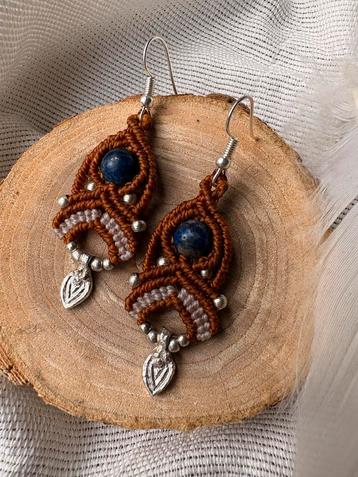 Handgemaakte Macramé Oorbellen met Edelsteen beschikbaar voor biedingen