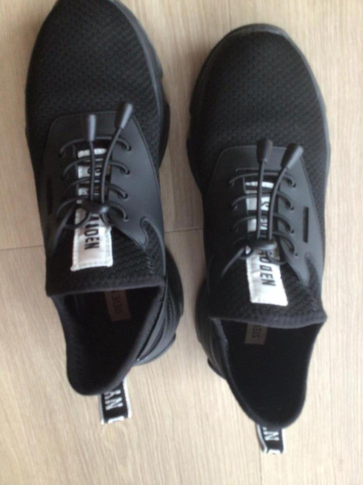Steve Madden Sneakers Zwart - Maat 41 (valt als 40), Kleding | Dames, Schoenen, Zo goed als nieuw, Sneakers of Gympen, Zwart, Ophalen of Verzenden
