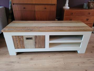 Tv meubel beschikbaar voor biedingen