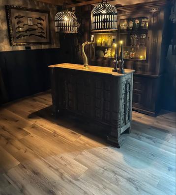 Massief hout snijwerk bar set mancave toog luifelbar antiek  beschikbaar voor biedingen