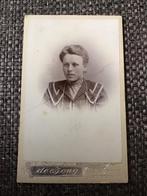 CDV, Jongedame, de Jong, Leeuwarden, Carte de Visite 4, Verzamelen, Foto's en Prenten, Ophalen of Verzenden, Voor 1940, Gebruikt