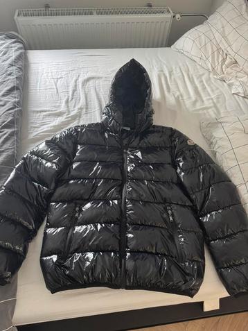 Moncler jas nieuw beschikbaar voor biedingen
