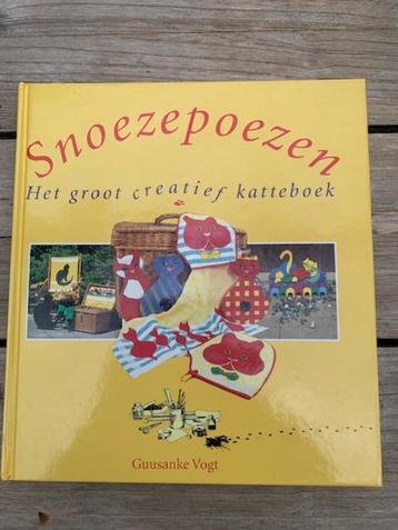 Snoezepoezen, het groot creatief katteboek beschikbaar voor biedingen