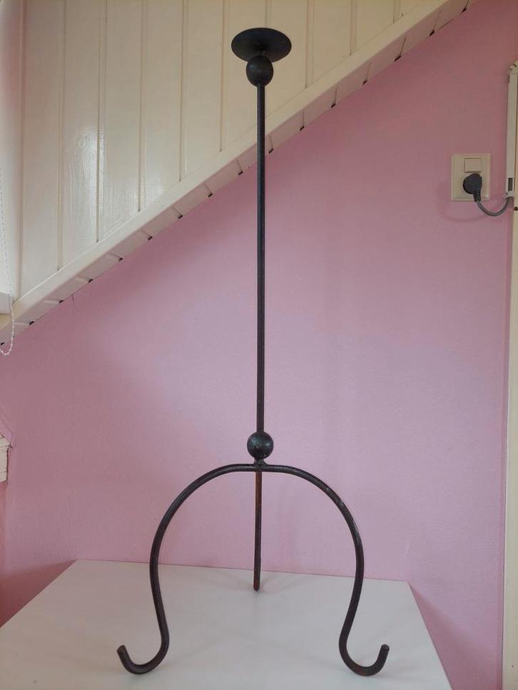 Gietijzeren kaarsenstandaard, Huis en Inrichting, Woonaccessoires | Kandelaars en Kaarsen, Gebruikt, Metaal, Ophalen