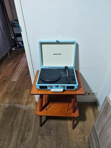 Crosley platenspeler met bijpassend tafeltje van Crosley beschikbaar voor biedingen