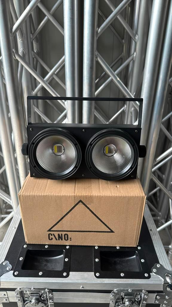 2100RGBW led blinder stroboscoop, Muziek en Instrumenten, Licht en Laser, Nieuw, Licht, Geluidgestuurd, Kleur, Stroboscoopeffect