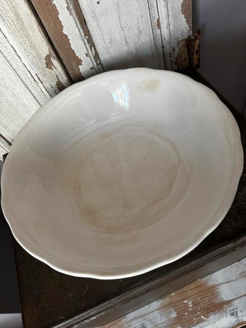 Brocante/vintage schaal 29 cm., Antiek en Kunst, Antiek | Schalen, Ophalen of Verzenden