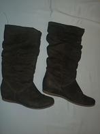 Zwarte suède laars mt 39, Ophalen of Verzenden, Zo goed als nieuw, Zwart, Hoge laarzen