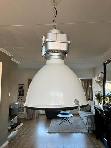 Industriële hanglamp wit beschikbaar voor biedingen