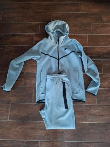 Nike tech trainingspak grijs beschikbaar voor biedingen