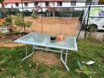 Tuintafel  in prima staat. Glas en metaal  1.40 x 1.00 mtr., Ophalen of Verzenden, Gebruikt, Overige materialen