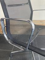 2 Vitra Eames EA 107 stoelen, chroom, zwart netweave, Huis en Inrichting, Stoelen, Vitra, Twee, Zwart, Design