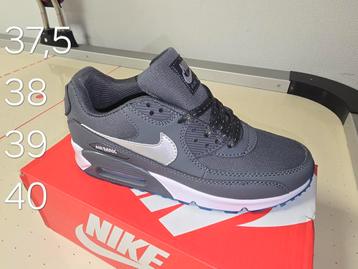 Nike Air Max Classic/Bw/90 beschikbaar voor biedingen