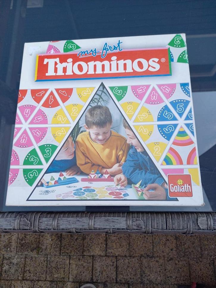 Triominos zgan, Hobby en Vrije tijd, Gezelschapsspellen | Bordspellen, Zo goed als nieuw, Een of twee spelers, Drie of vier spelers