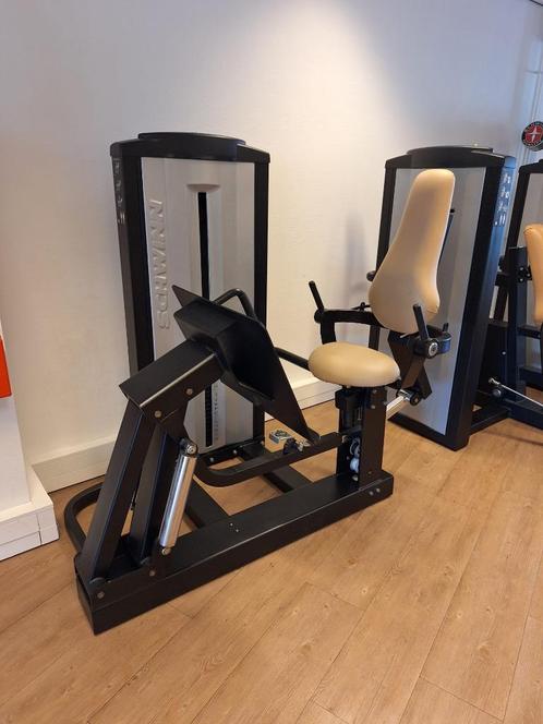 Schwinn krachtlijn, Sport en Fitness, Fitnessapparatuur, Gebruikt, Krachtstation, Armen, Benen, Borst, Buik, Rug, Metaal, Ophalen