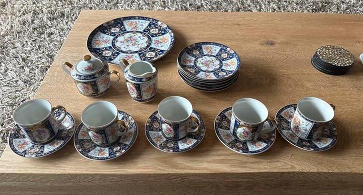 Imari japanse  Servies met Bloemenmotief, Huis en Inrichting, Keuken | Servies, Zo goed als nieuw, Kop(pen) en/of Schotel(s), Overige stijlen