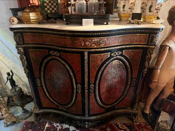 Napoleon III marqueterie kast beschikbaar voor biedingen