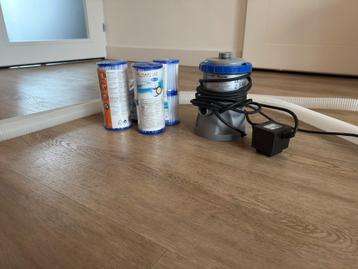 Bestway Flowclear zwembadpomp + 7 filtercartridges beschikbaar voor biedingen