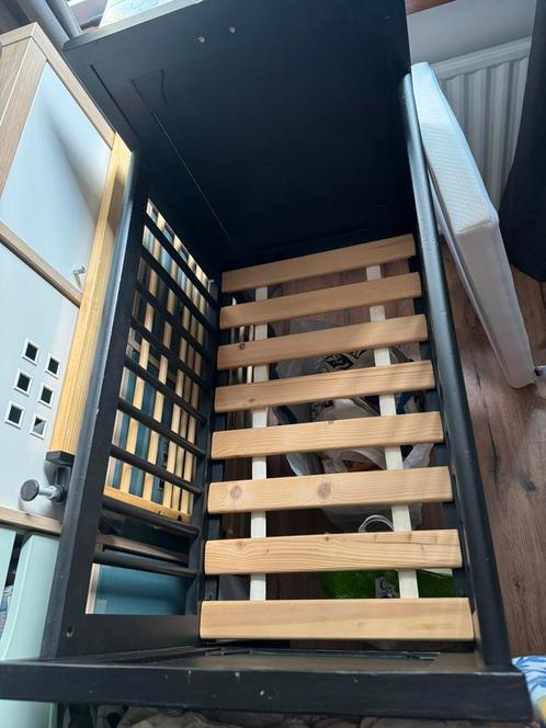 Wieg met lattenbodem (eventueel inclusief matras), Kinderen en Baby's, Kinderkamer | Bedden, Zo goed als nieuw, 180 cm of meer