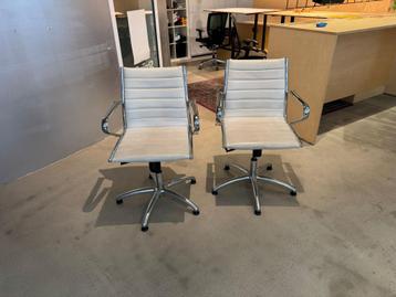 Eames Sitland stoel 2 stuks - vergaderstoel wit beschikbaar voor biedingen