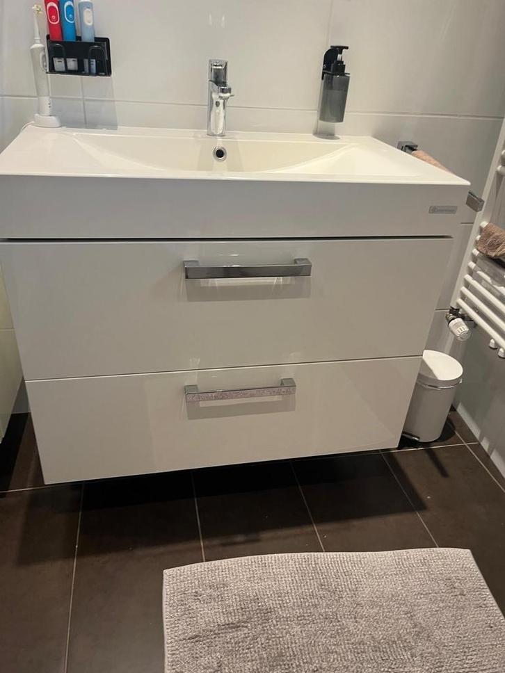Complete Badkamermeubel Set in goede staat met spiegel, Huis en Inrichting, Badkamer | Badkamermeubels, Zo goed als nieuw, Wastafelkast